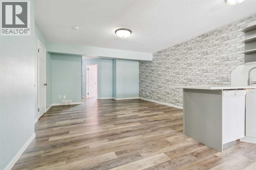 1005 Eagleview Place Nw, High River, AB - Indoor Photo Showing Other Room