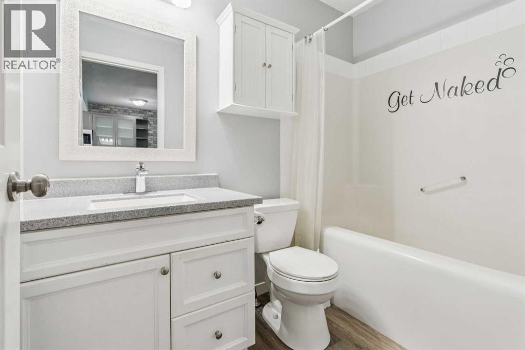 1005 Eagleview Place Nw, High River, AB - Indoor Photo Showing Bathroom