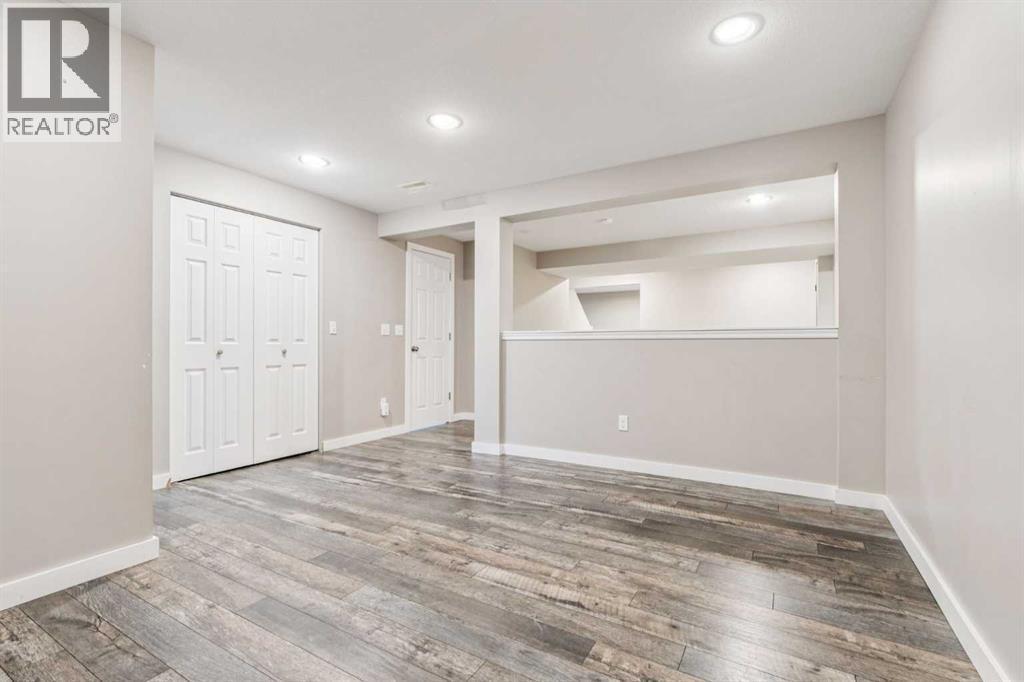 1005 Eagleview Place Nw, High River, AB - Indoor Photo Showing Other Room