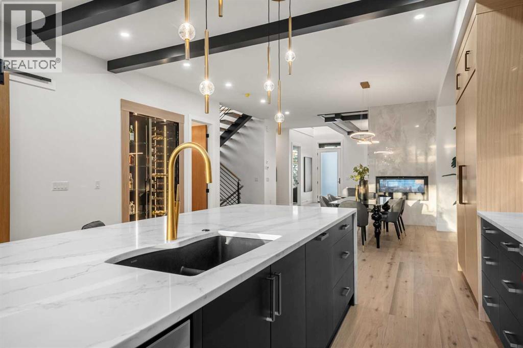 1415 24 Street Sw, Calgary, AB - Indoor Photo Showing Kitchen With Upgraded Kitchen