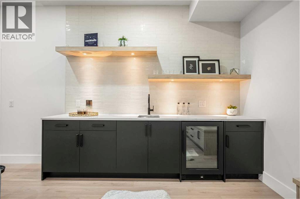 1415 24 Street Sw, Calgary, AB - Indoor Photo Showing Other Room