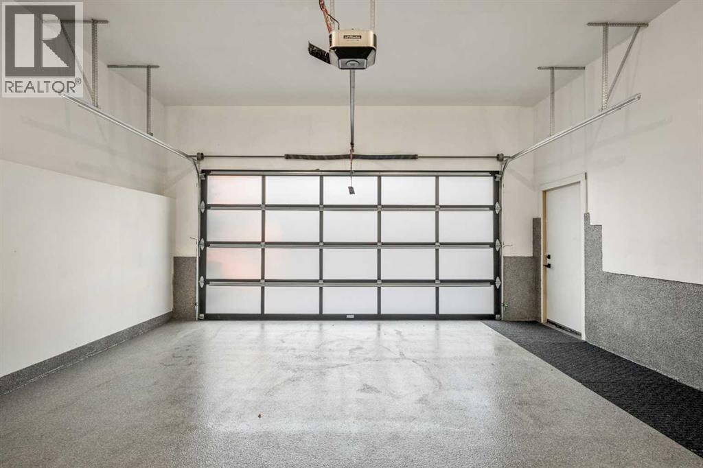 1415 24 Street Sw, Calgary, AB - Indoor Photo Showing Garage