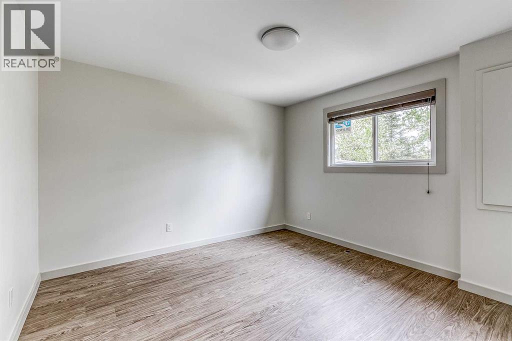 Master - 632 Cantrell Drive Sw, Calgary, AB - Indoor Photo Showing Other Room