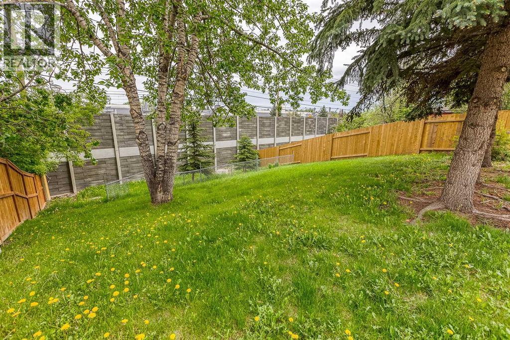 632 Cantrell Drive Sw, Calgary, AB - Outdoor