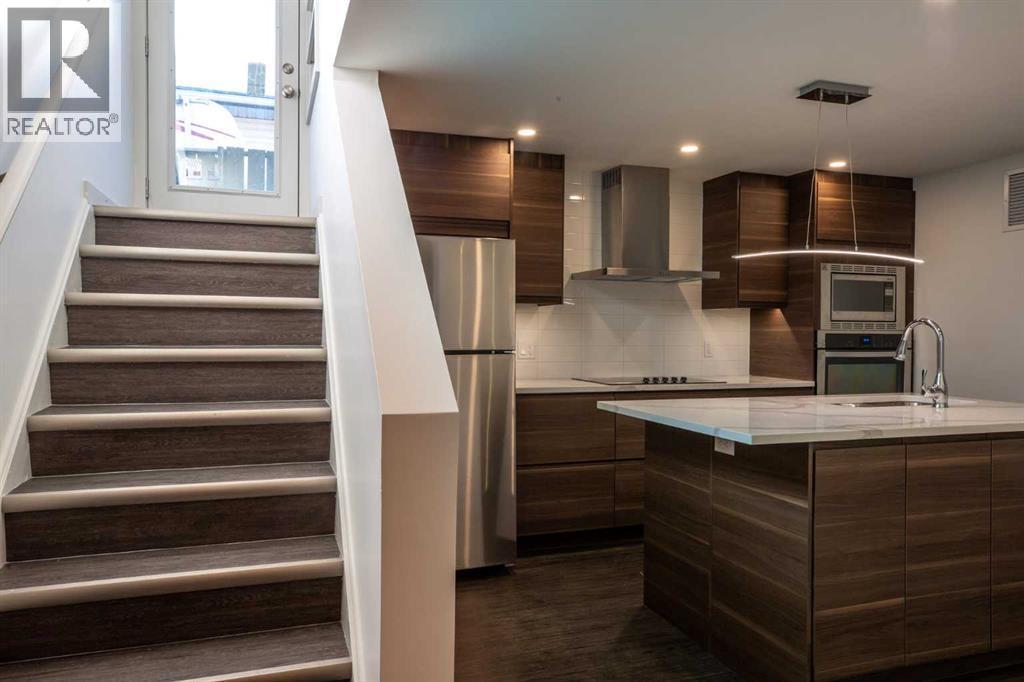 632 Cantrell Drive Sw, Calgary, AB - Indoor