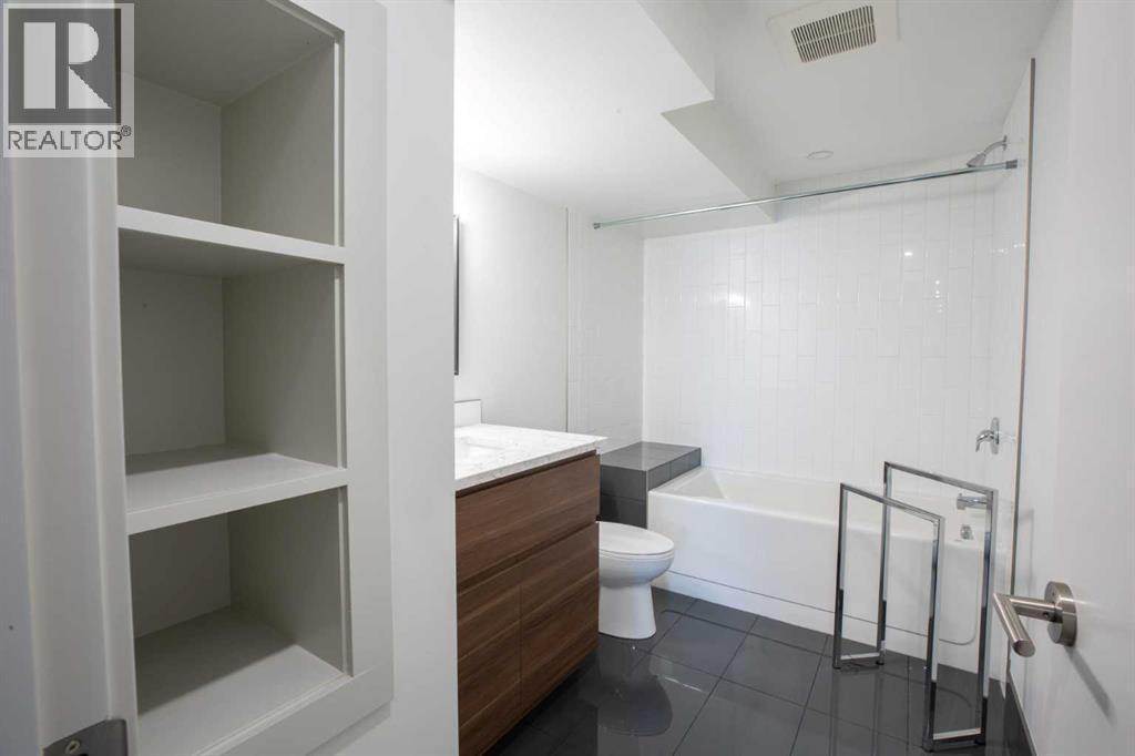 Legal Basement Suite - 632 Cantrell Drive Sw, Calgary, AB - Indoor Photo Showing Bathroom