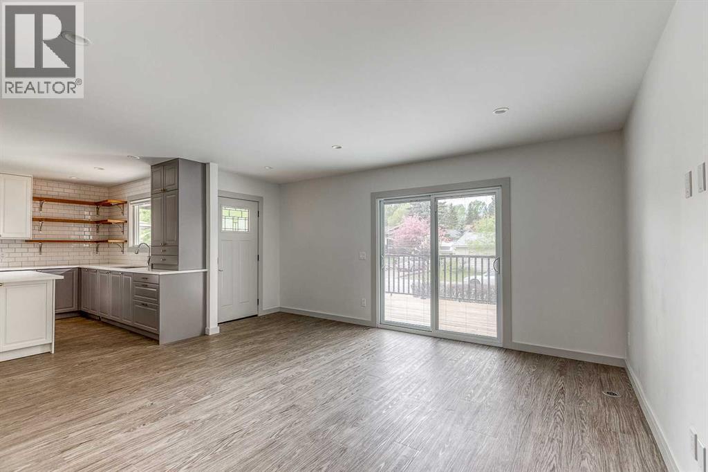 632 Cantrell Drive Sw, Calgary, AB - Indoor