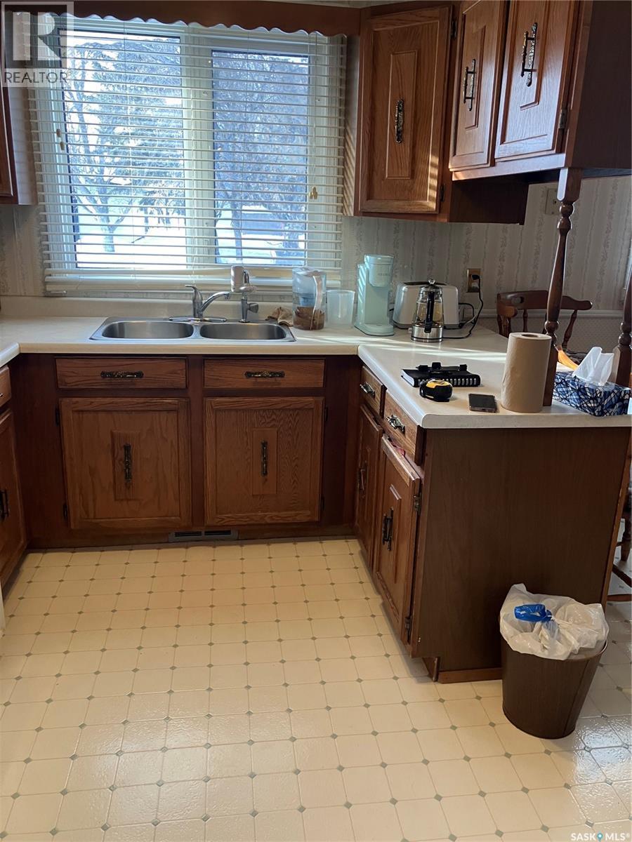 402 3Rd Street Nw, Ituna, SK