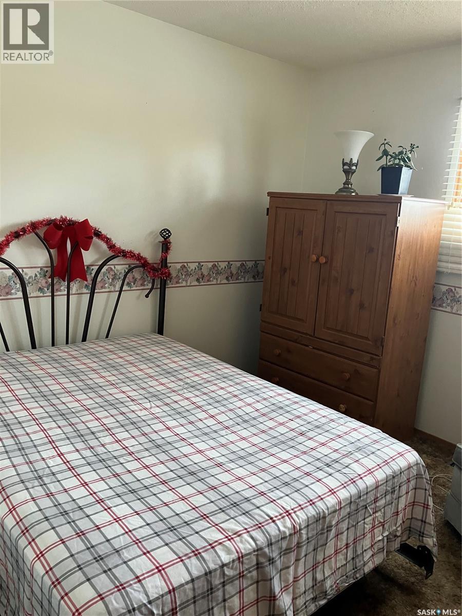 402 3Rd Street Nw, Ituna, SK