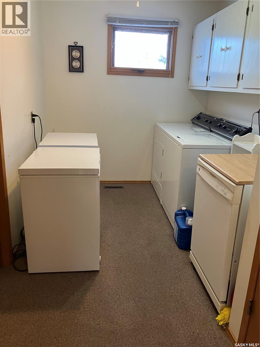 402 3Rd Street Nw, Ituna, SK