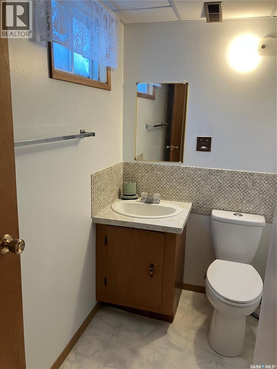 402 3Rd Street Nw, Ituna, SK