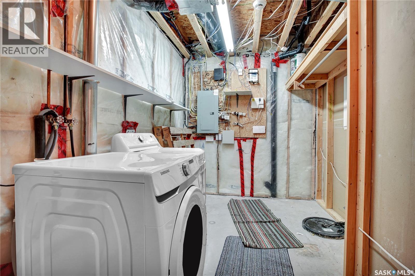 202 2Nd Street E, Saskatoon, SK - Indoor Photo Showing Laundry Room