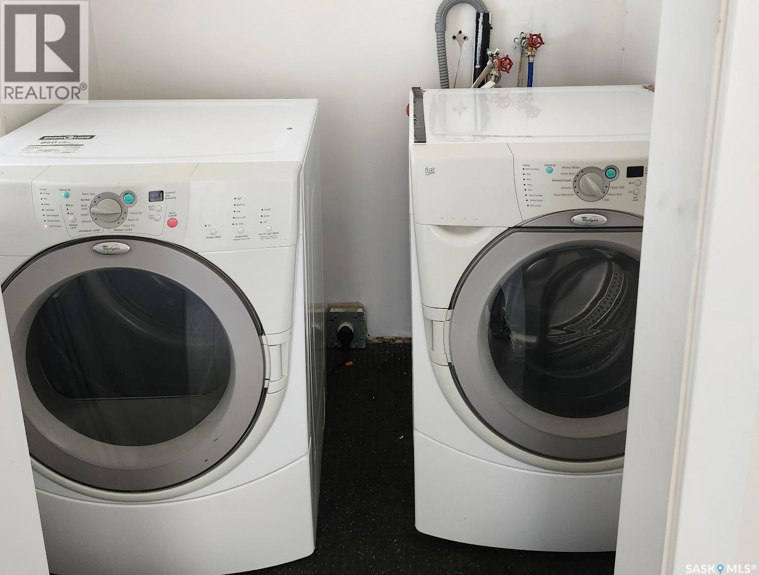 1565 Rae Street, Regina, SK - Indoor Photo Showing Laundry Room