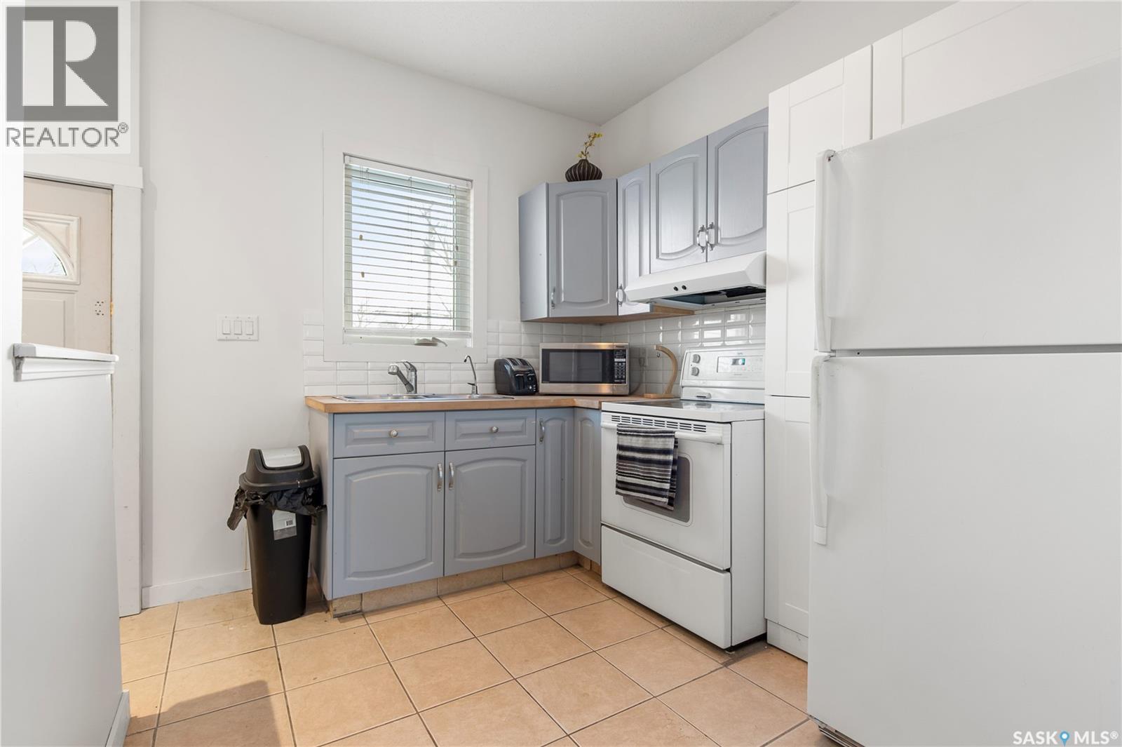 1565 Rae Street, Regina, SK - Indoor Photo Showing Kitchen