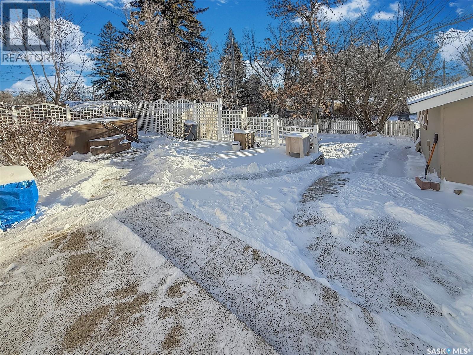 1110 Bothwell Drive, Swift Current, SK - Outdoor