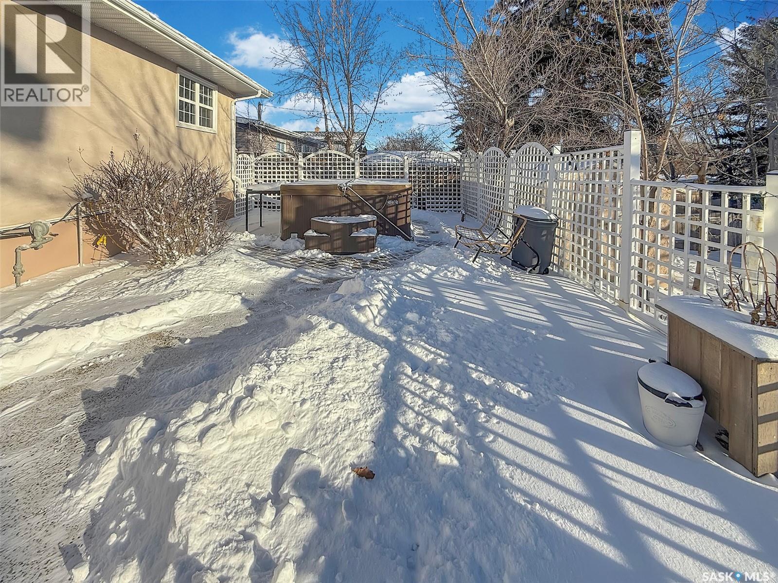 1110 Bothwell Drive, Swift Current, SK - Outdoor