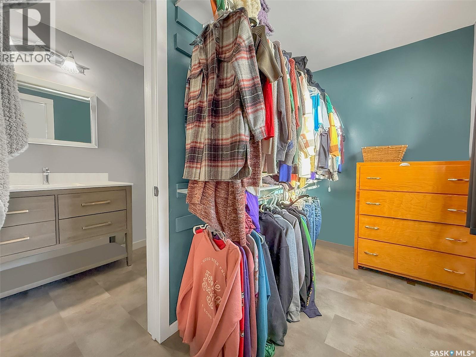 1110 Bothwell Drive, Swift Current, SK - Indoor With Storage