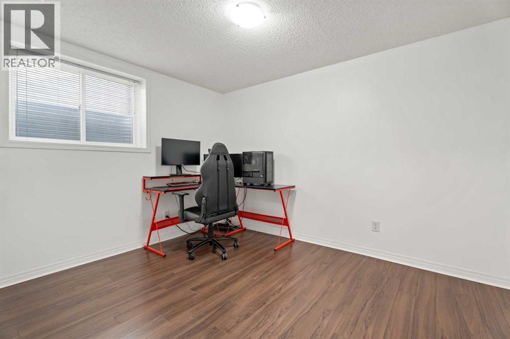 Bedroom basement - 139 Auburn Bay Heights Se, Calgary, AB