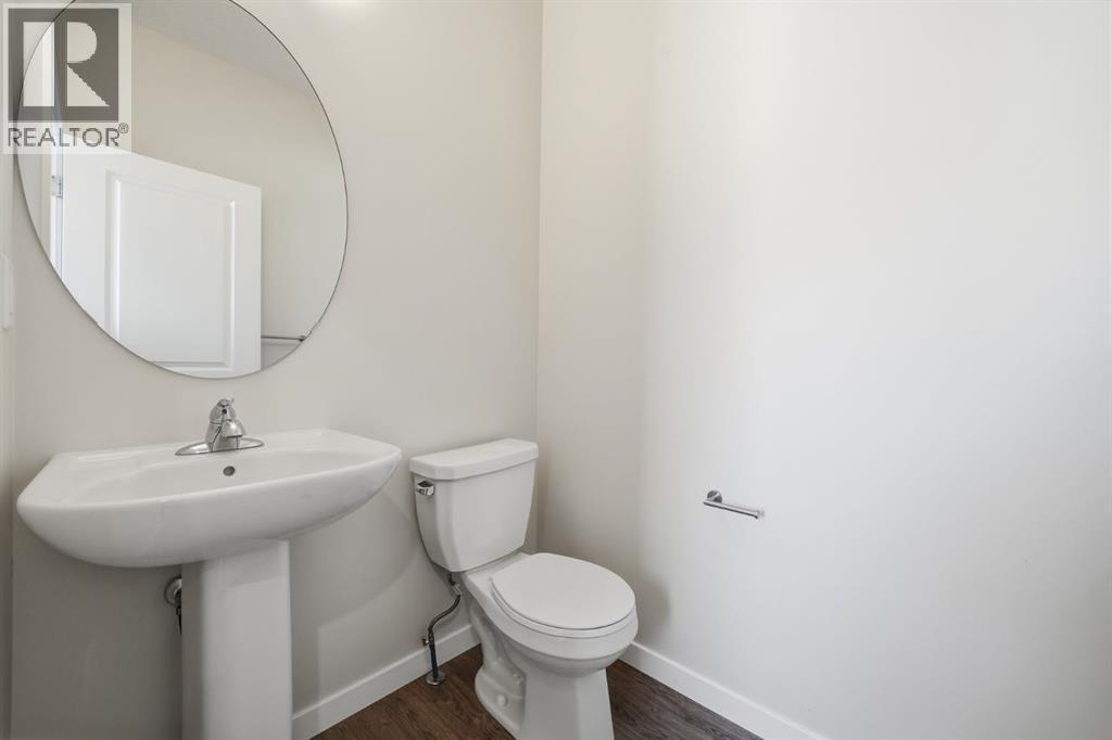 Half Bath - 292 Cornerbrook Drive Ne, Calgary, AB - Indoor Photo Showing Bathroom