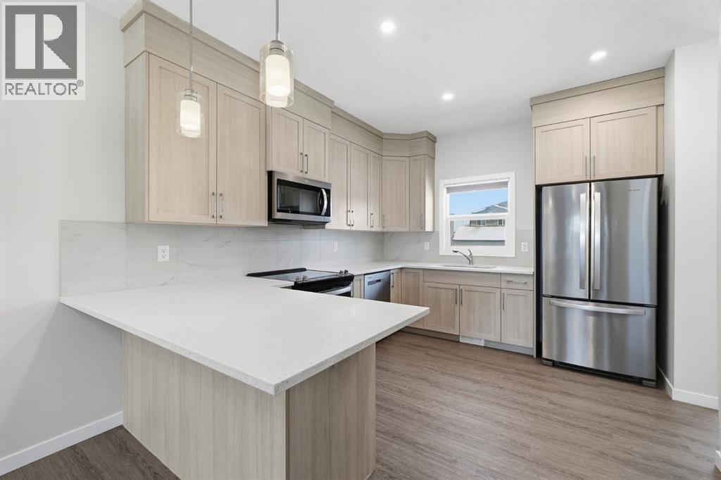 Kitchen - 292 Cornerbrook Drive Ne, Calgary, AB - Indoor Photo Showing Kitchen