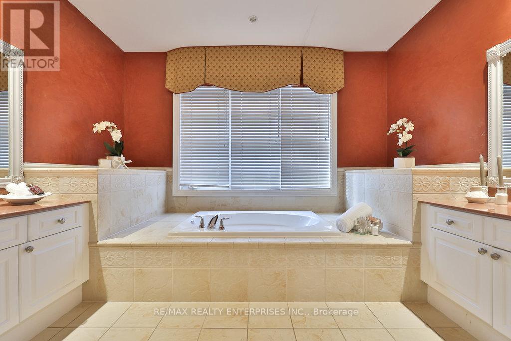 683 Canyon Street, Mississauga, ON - Indoor Photo Showing Bathroom