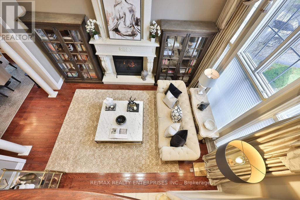 683 Canyon Street, Mississauga, ON - Indoor Photo Showing Other Room With Fireplace