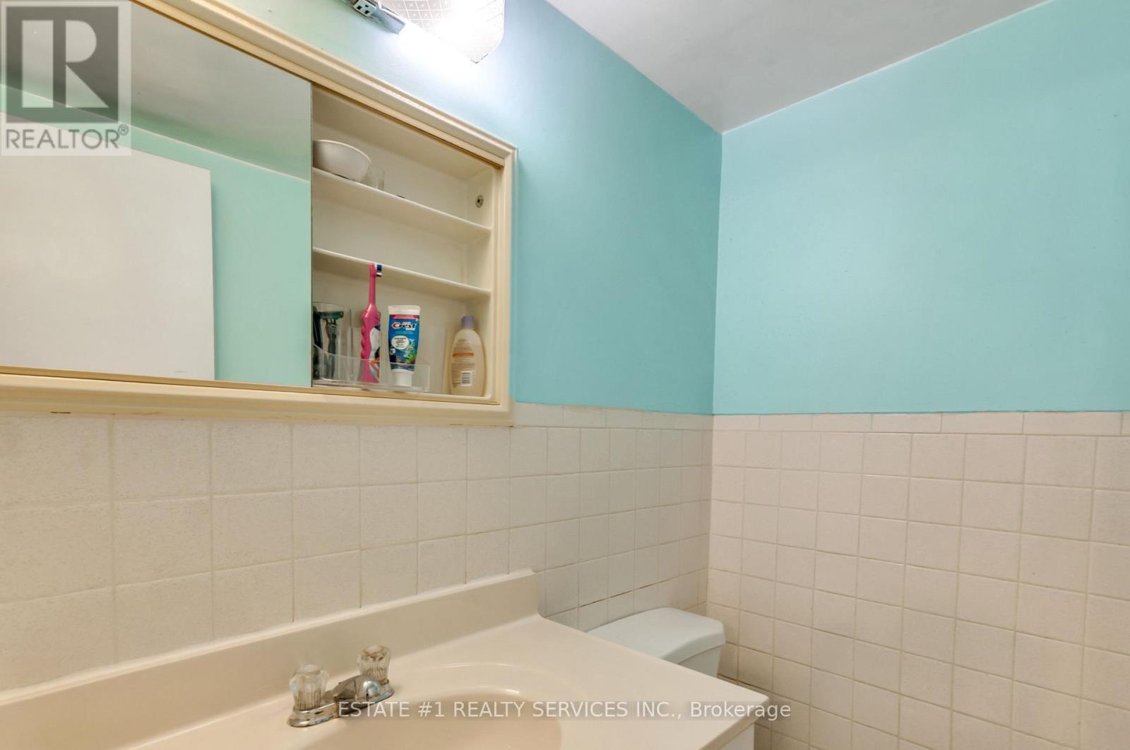 402 - 3555 Derry Road E, Mississauga, ON - Indoor Photo Showing Bathroom