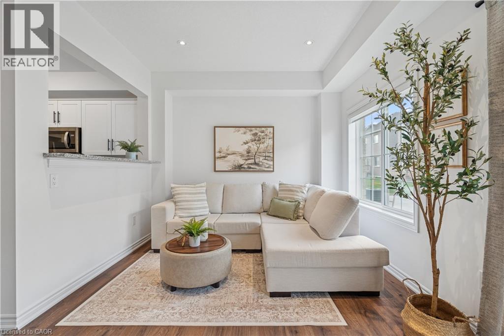 9 Elsegood Drive, Guelph, ON - Indoor Photo Showing Living Room