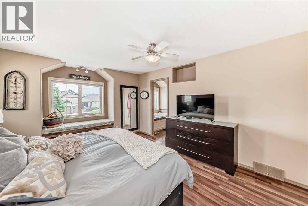 41 Canyoncrest Point W, Lethbridge, AB - Indoor Photo Showing Bedroom