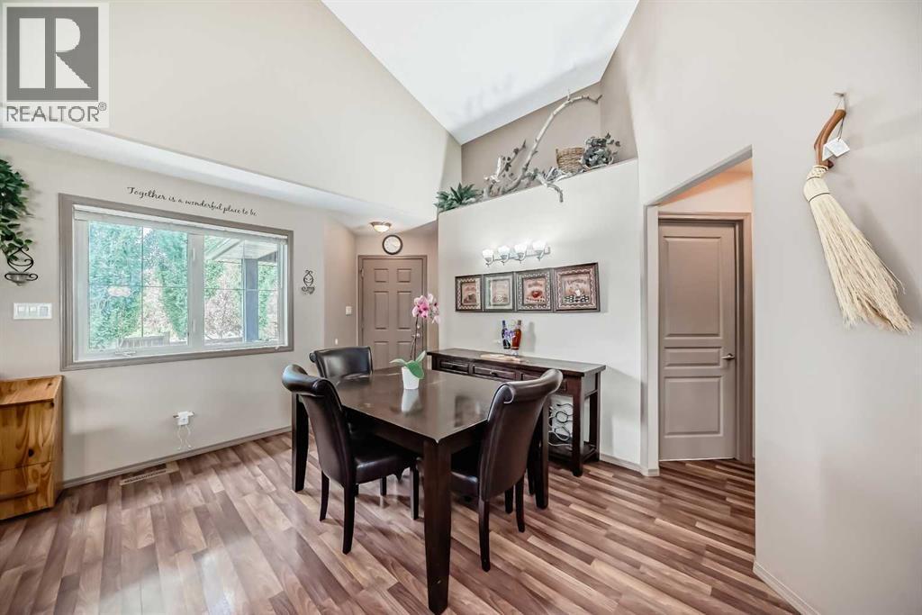 41 Canyoncrest Point W, Lethbridge, AB - Indoor Photo Showing Dining Room
