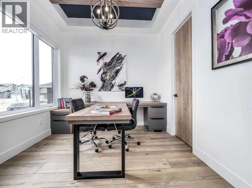 19 Stonecrest Point W, Lethbridge, AB - Indoor Photo Showing Office