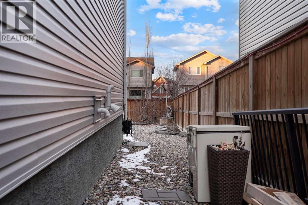 774 Marie Van Haarlem Crescent N, Lethbridge, AB - Outdoor