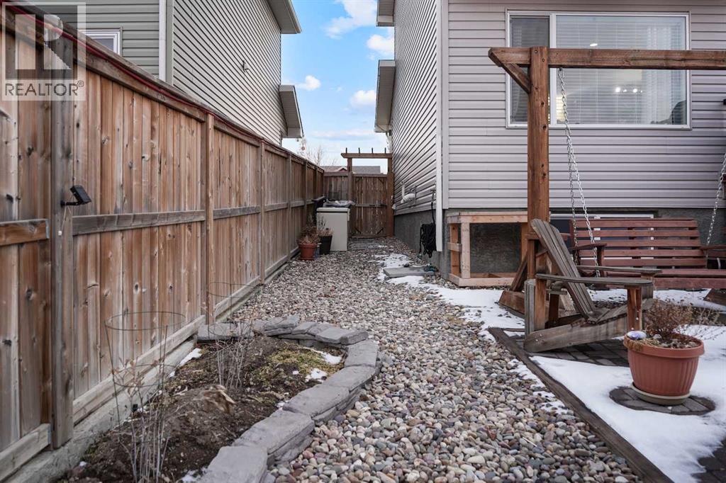 774 Marie Van Haarlem Crescent N, Lethbridge, AB - Outdoor With Exterior