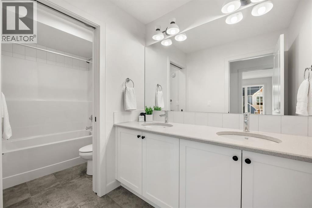 152 Sage Hill Heights Nw, Calgary, AB - Indoor Photo Showing Bathroom