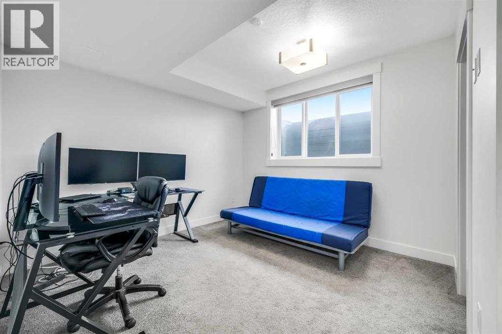 Bedroom #4 - 2415 25 Avenue Nw, Calgary, AB - Indoor Photo Showing Office