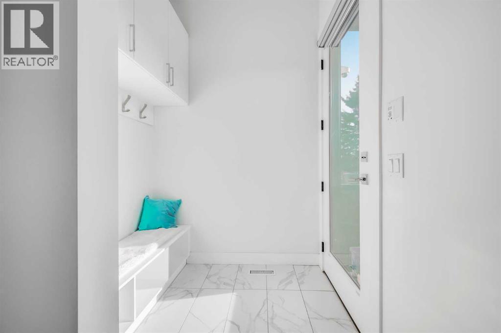 Mudroom - 2415 25 Avenue Nw, Calgary, AB - Indoor Photo Showing Other Room