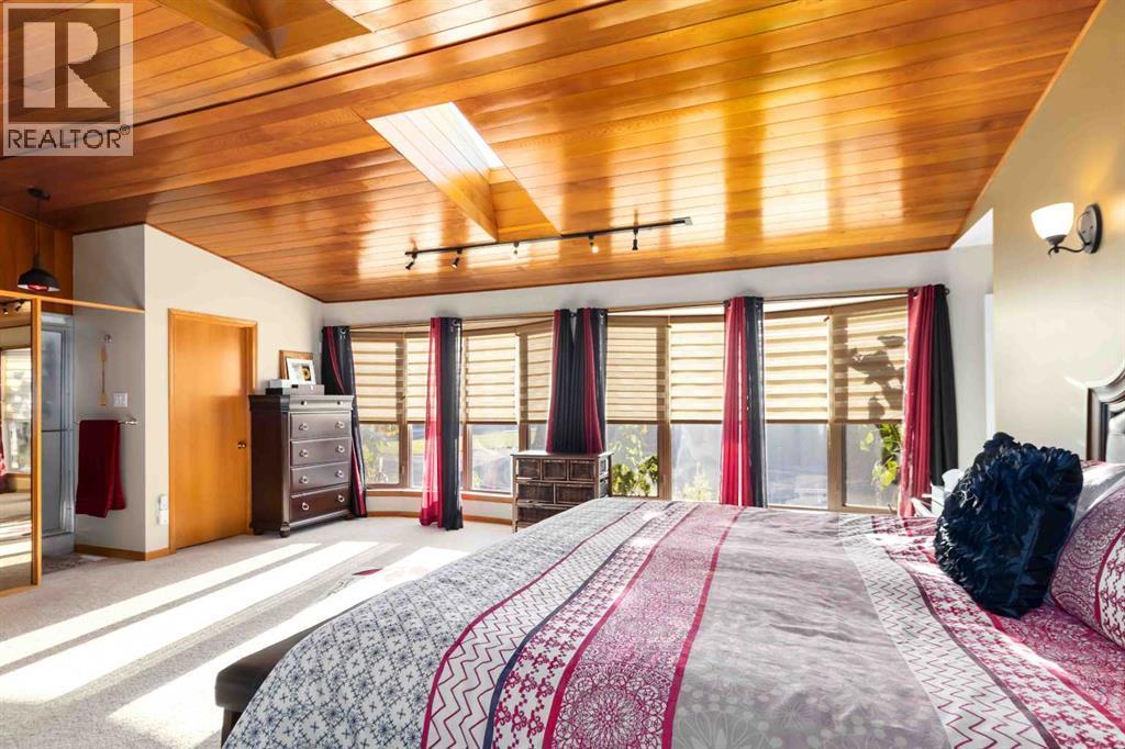 39 Poplar Crescent, Gregoire Lake Estates, AB - Indoor Photo Showing Bedroom