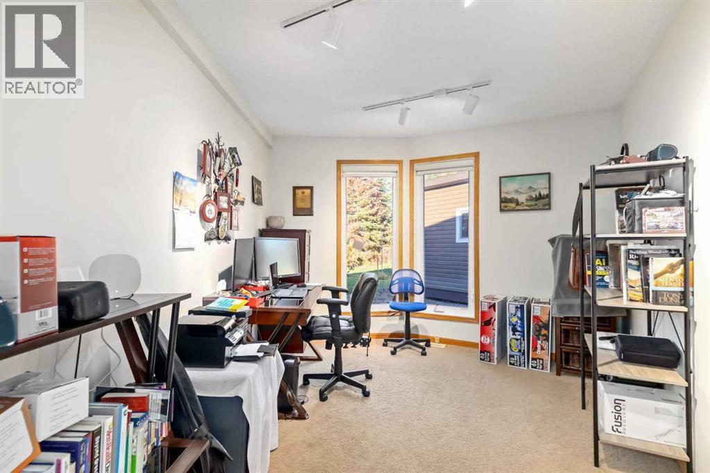 39 Poplar Crescent, Gregoire Lake Estates, AB - Indoor Photo Showing Office