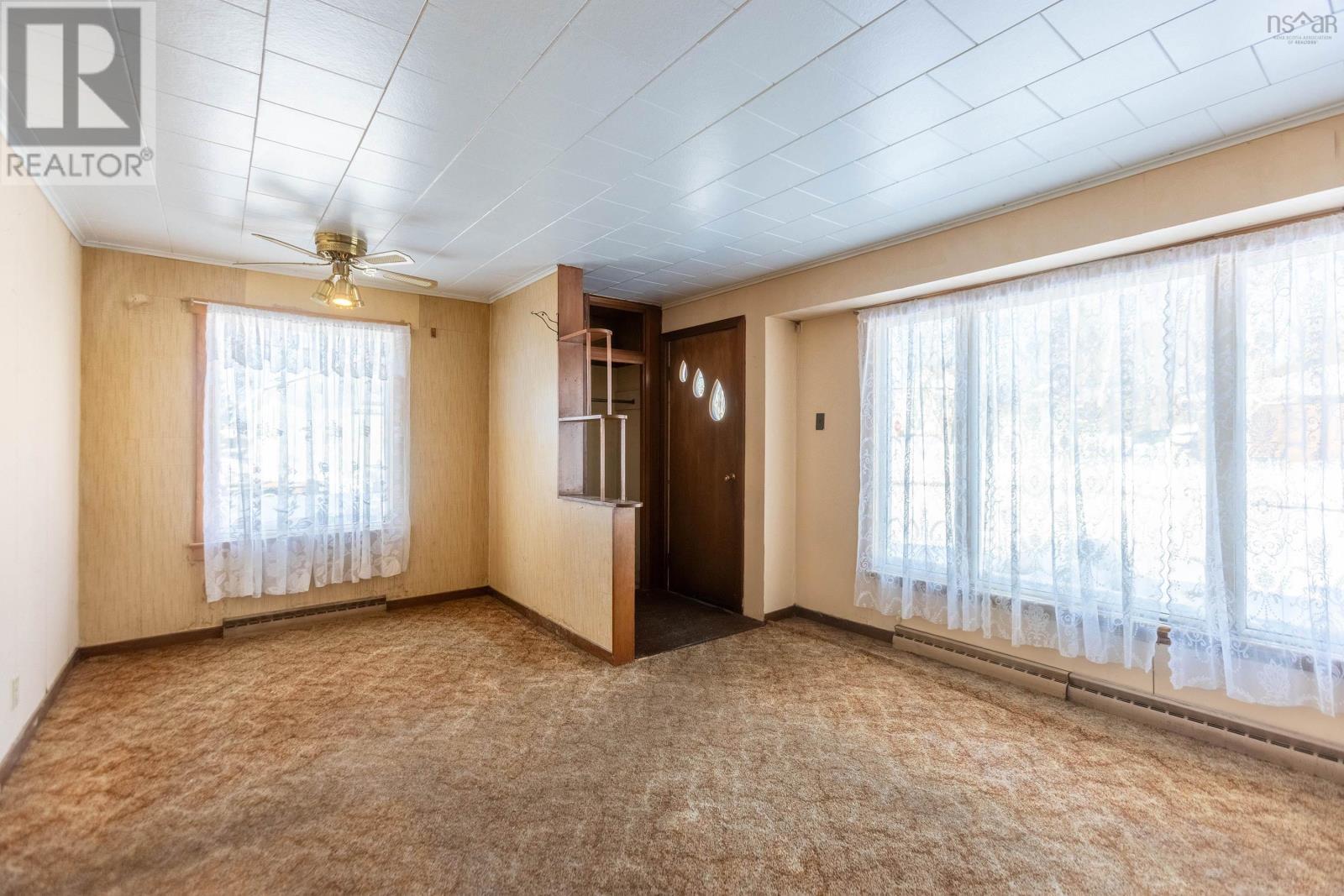 1 Boylston Avenue, Amherst, NS - Indoor Photo Showing Other Room