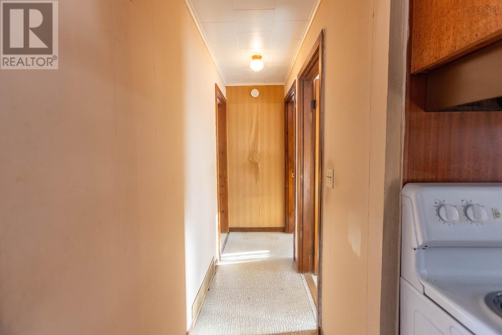 1 Boylston Avenue, Amherst, NS - Indoor Photo Showing Laundry Room