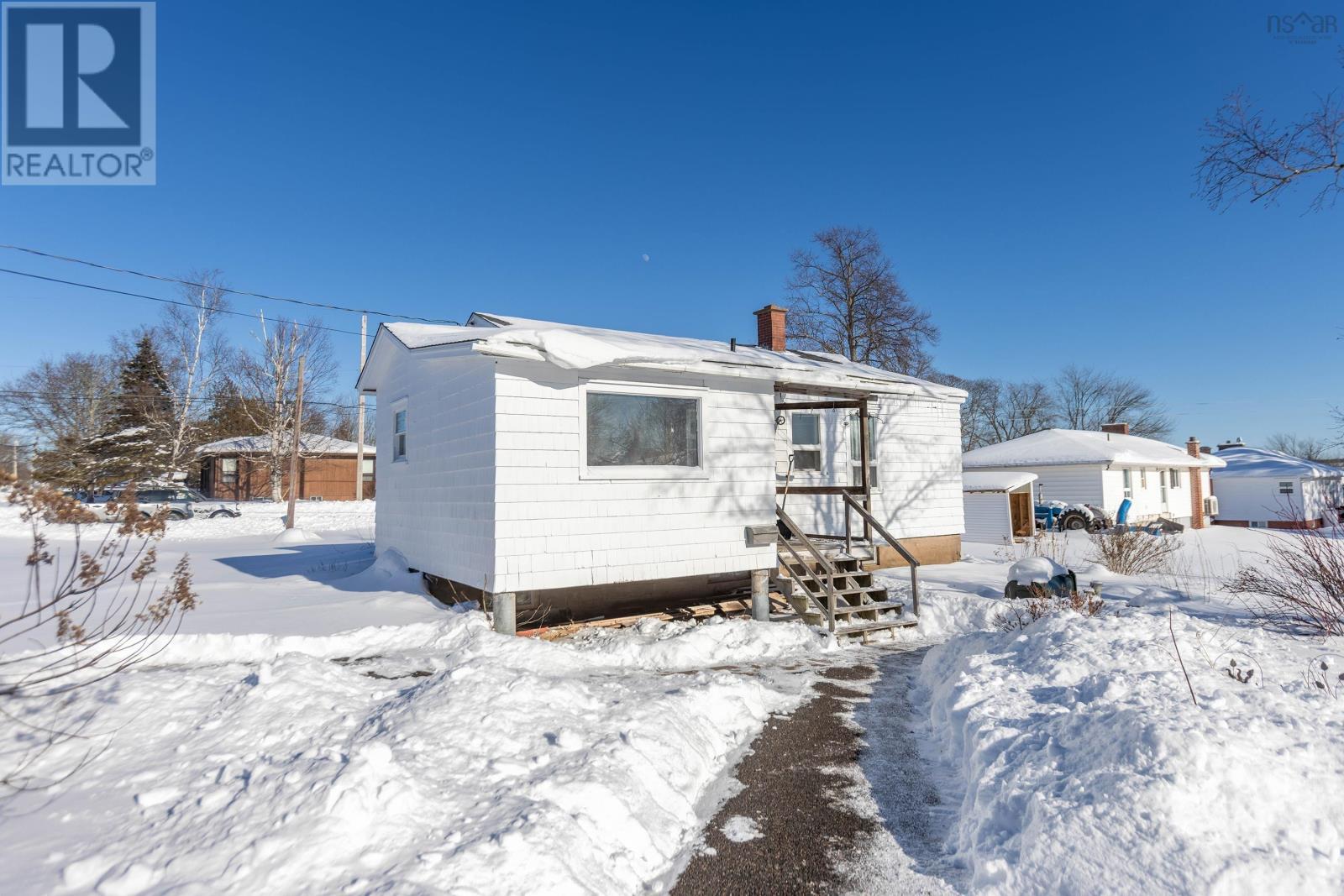 1 Boylston Avenue, Amherst, NS - Outdoor