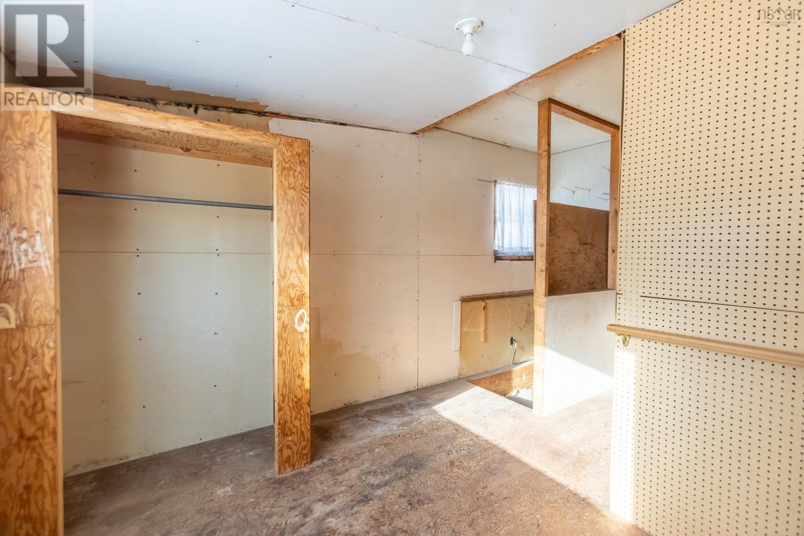 1 Boylston Avenue, Amherst, NS - Photo Showing Other Room