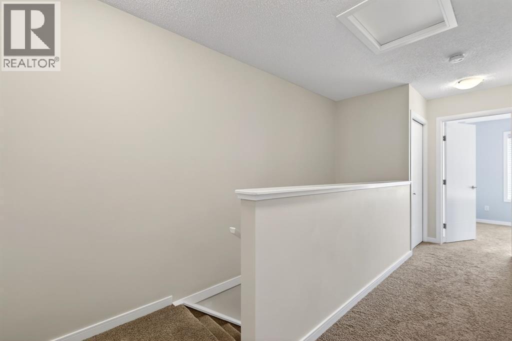 330 Marquis Lane Se, Calgary, AB - Indoor Photo Showing Other Room