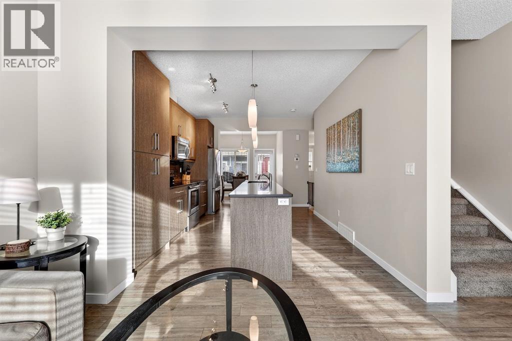 330 Marquis Lane Se, Calgary, AB - Indoor