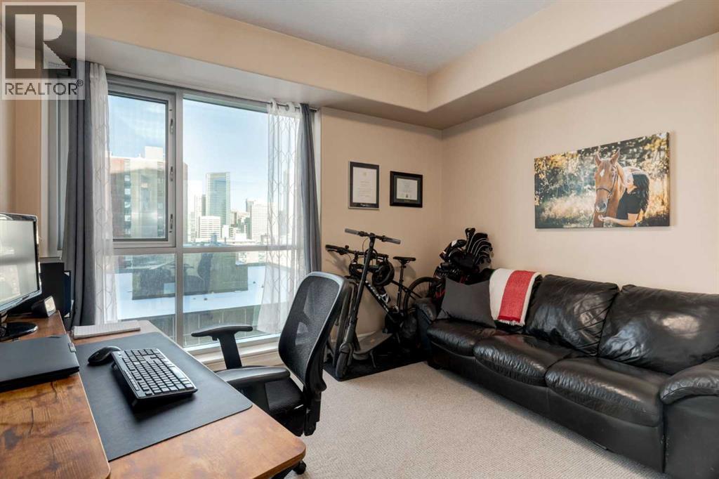 905, 836 15 Avenue Sw, Calgary, AB - Indoor Photo Showing Living Room