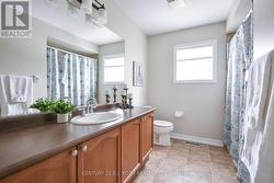 4 piece main bath. -