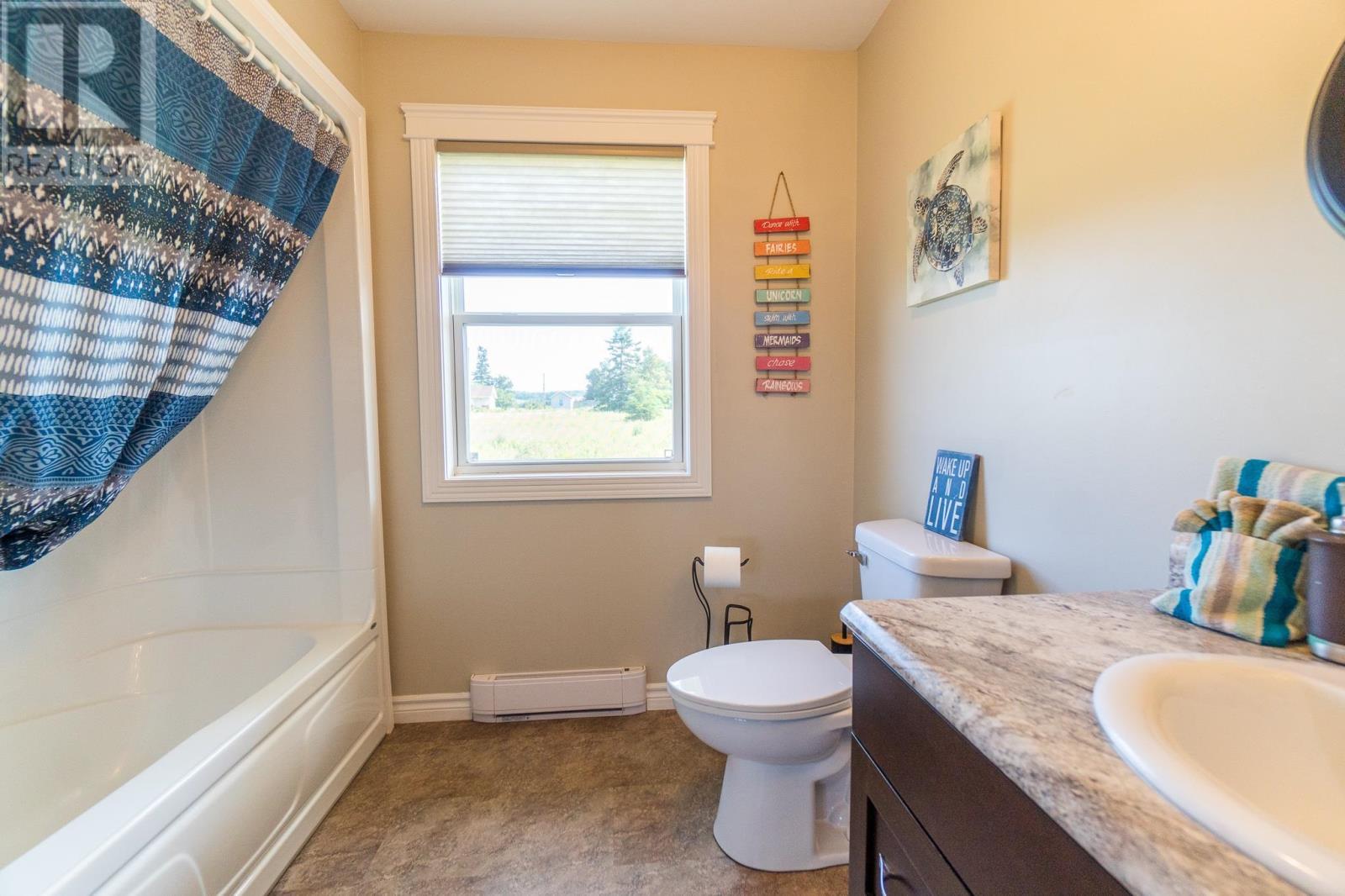 18 Shore Rd E, Hampton, PE - Indoor Photo Showing Bathroom