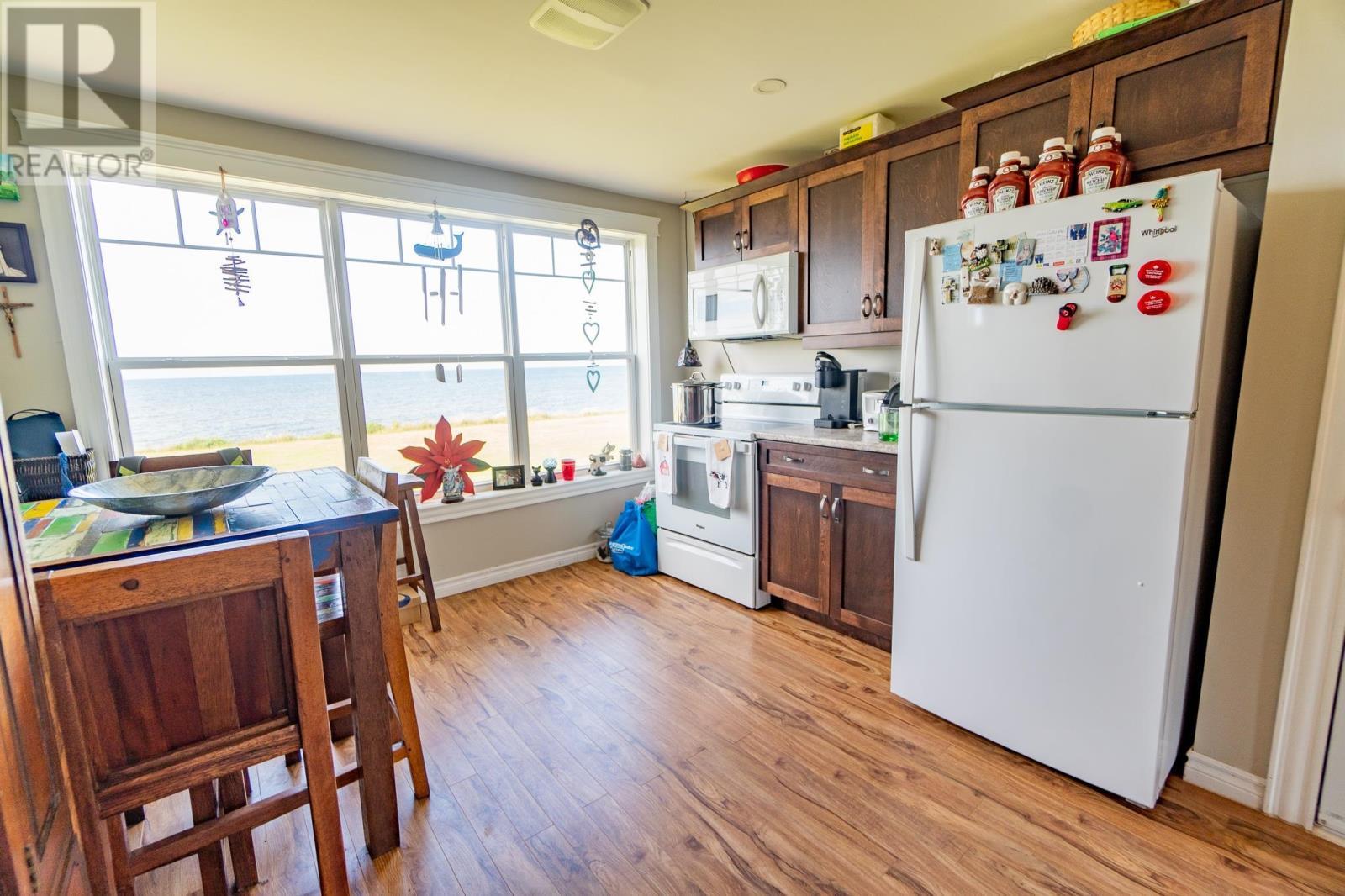 18 Shore Rd E, Hampton, PE - Indoor Photo Showing Kitchen