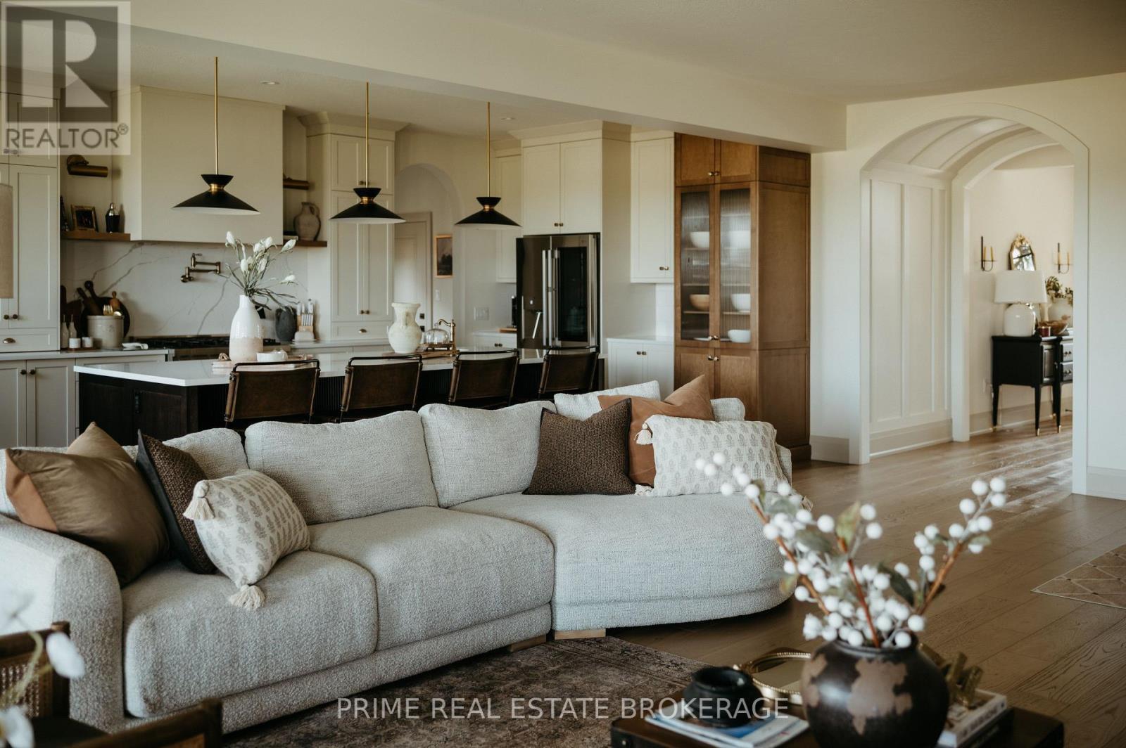 78 Optimist Drive, Southwold, ON - Indoor Photo Showing Living Room