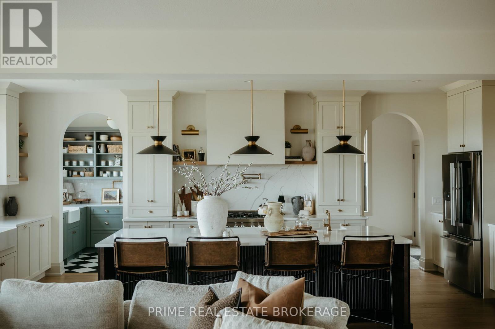 78 Optimist Drive, Southwold, ON - Indoor Photo Showing Living Room